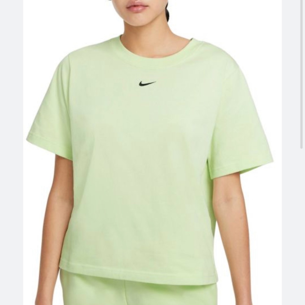 Nike Womens Tee